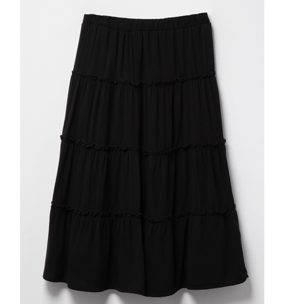 NWT Elegant Black Tiered Skirt